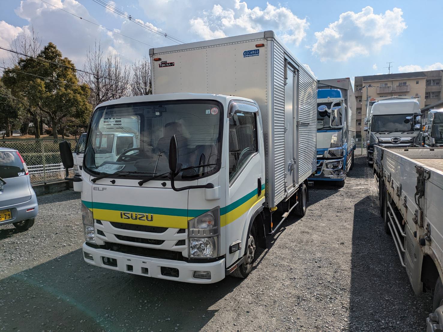 いすゞ　エルフ　アルミブロック　ＧＶＷ５ｔ未満　トラック＆パーツ買取り　大阪府東大阪市　アイケイアール株式会社　買取査定No.1